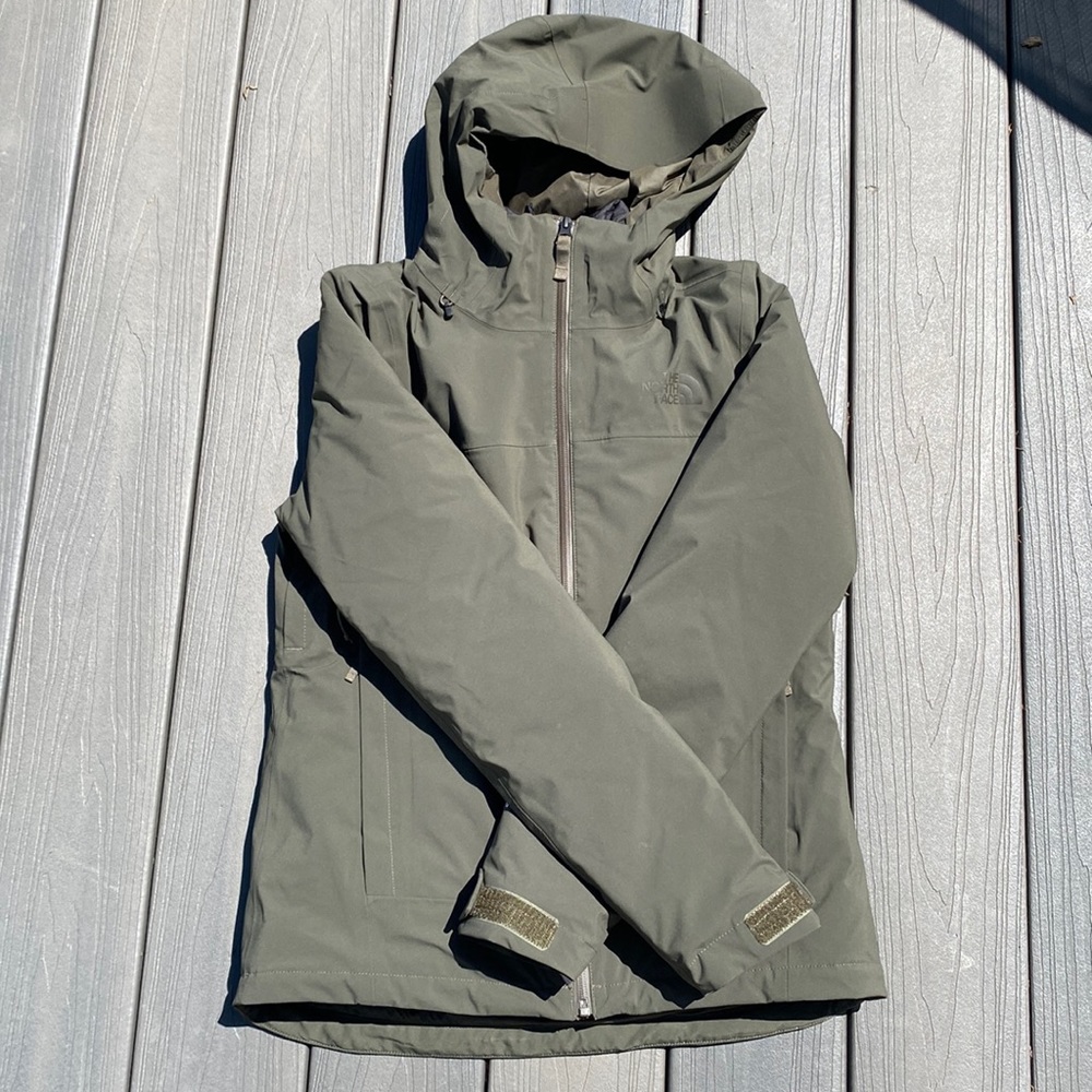 Brand new womens North Face winter coat!